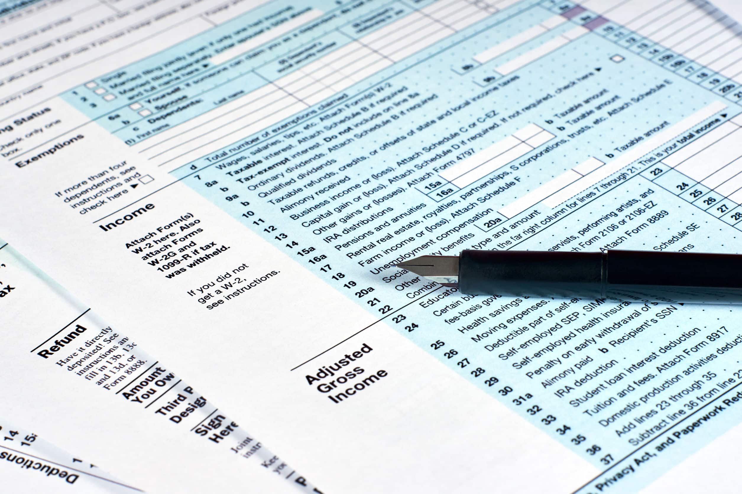 Tax reporting. Filling out tax forms