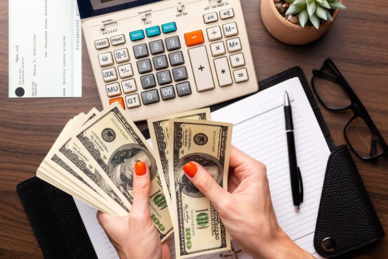 Mastering Your Finances: 8 Essential Tips for Effective Financial Planning